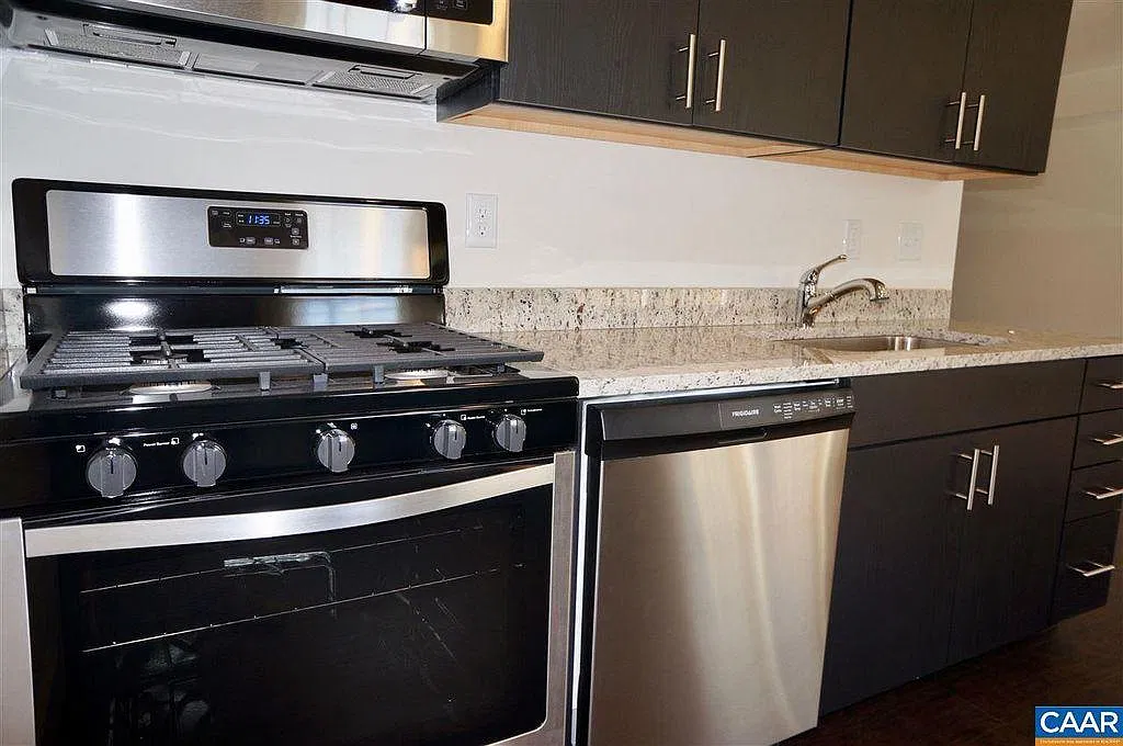 2300 Price Ave — Photo 4