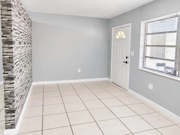 7221 Venetian St #3, Hollywood, FL 33023