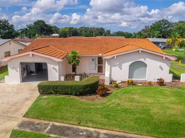 2221 Sugarbush Dr, Holiday, FL 34690