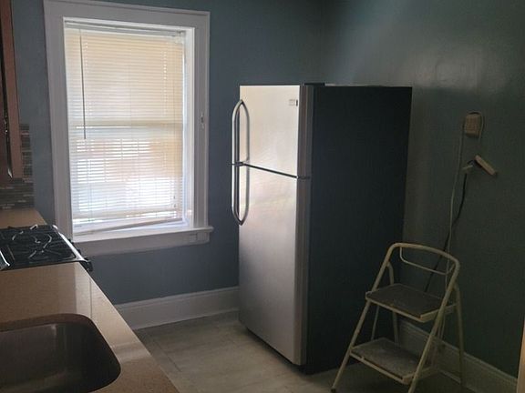 4th image of 23-19 33rd Ave #1