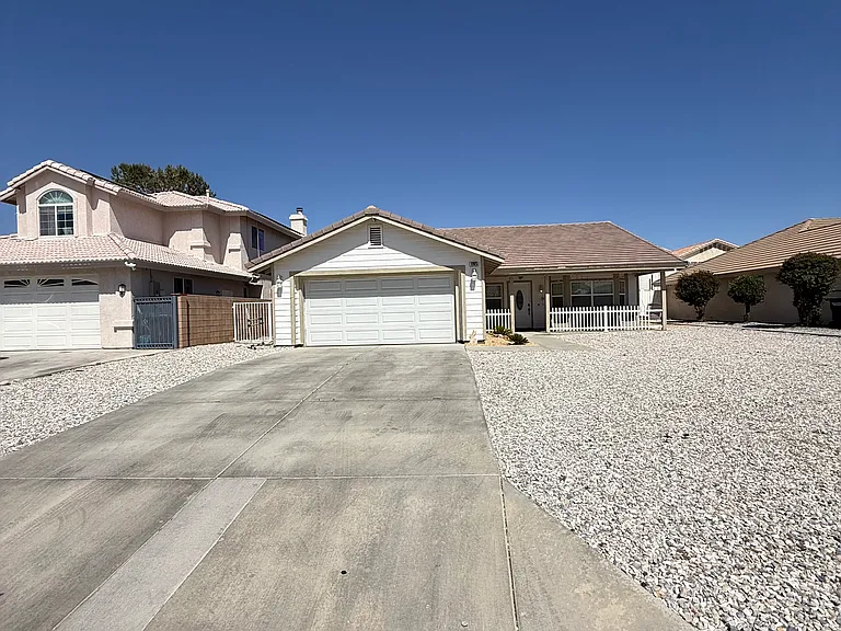 12925 Bermuda Dunes Rd — Photo 1