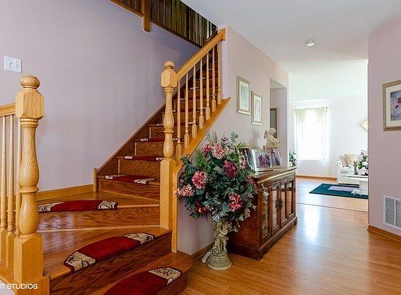 3rd image of 2318 Iroquois Ln
