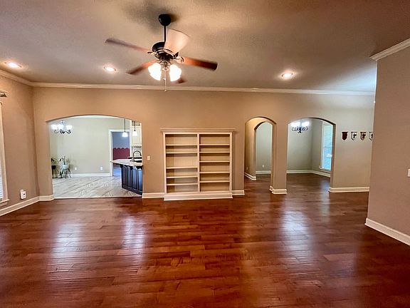 5th image of 3640 W Bowling Green Pl