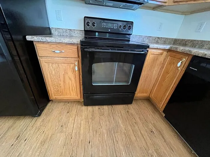 3 bed, 1.5 bath, 1545 sqft, $1,725 — Photo 3
