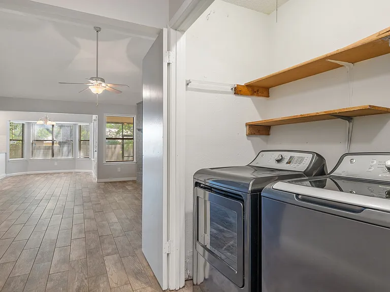 7501 Whistlestop Dr — Photo 21