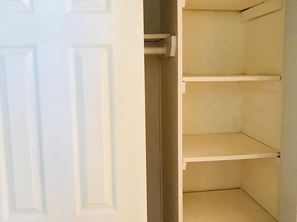 1st image of 922 Bronx Park S APT 4D
