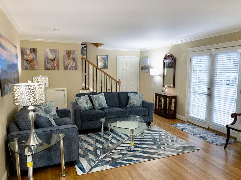 2905 Burch Ave #1 — Photo 3