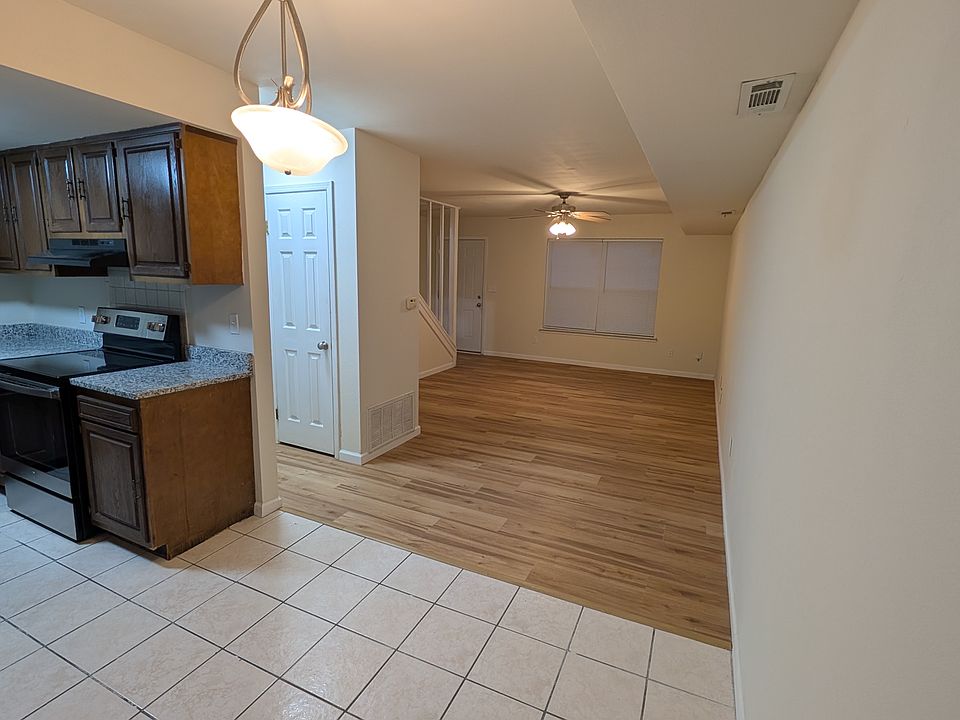 1st image of 2437 N Brophy Ave APT 3