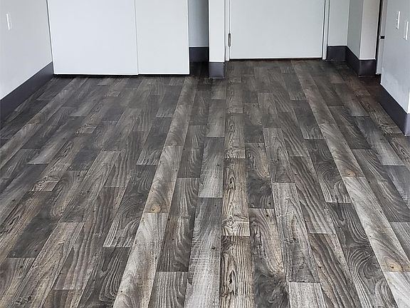 5th image of 318 E Main St #201