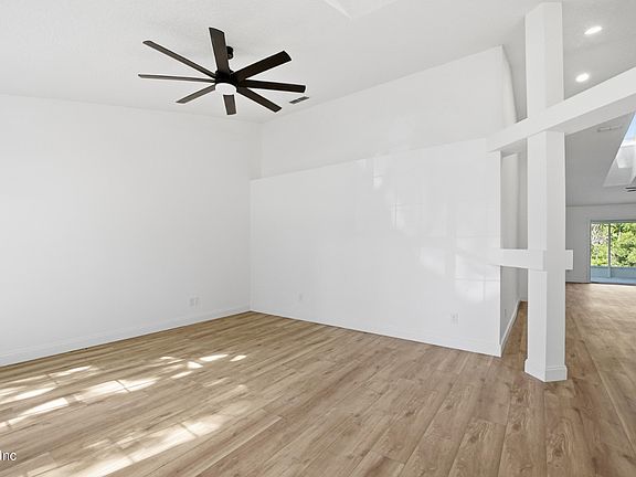 5th image of 2109 HOVINGTON Circle W