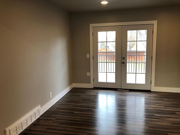 2nd image of 2555 Yellowstone Ave