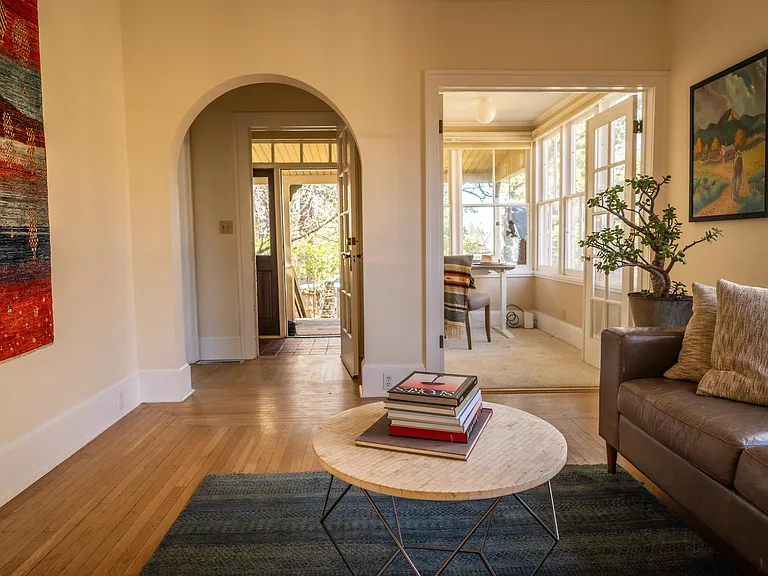 323 Clay St — Photo 14
