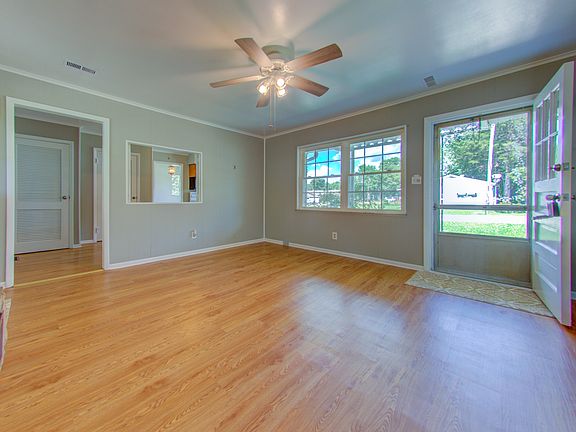 3rd image of 301 E Franklin St