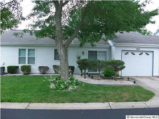 863 Liverpool Circle #B photo 1
