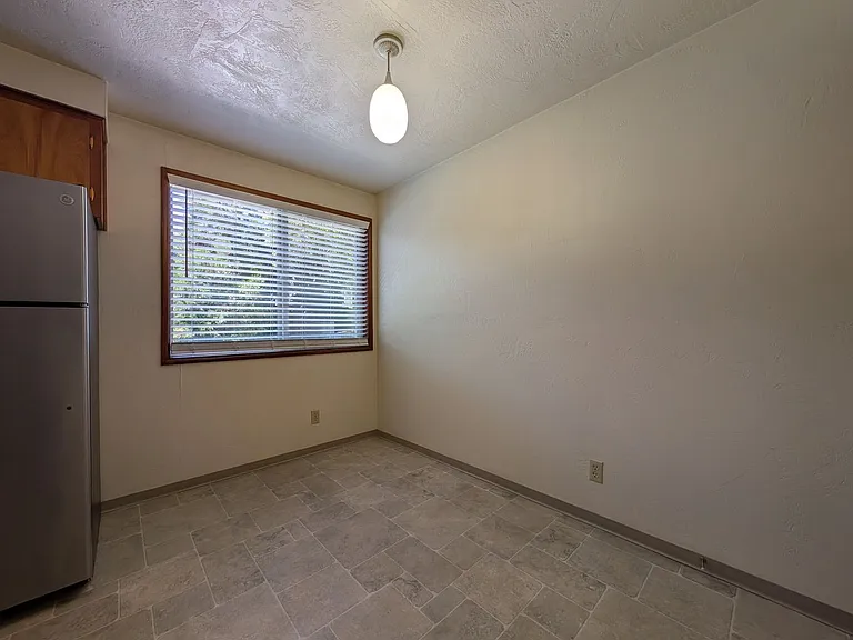Silver Lace Apartments — Photo 8