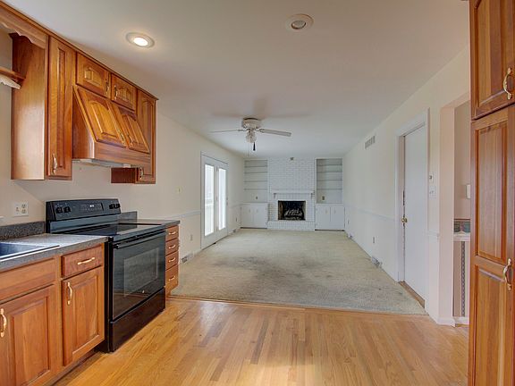 3rd image of 3247 New Orleans Dr