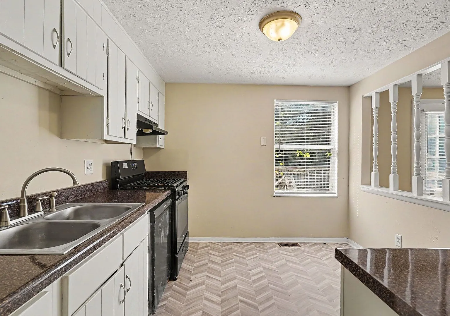 4 Bedroom 2 Bath House — Photo 4