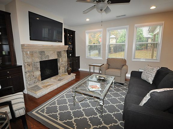 3rd image of 4490 Redan Ct