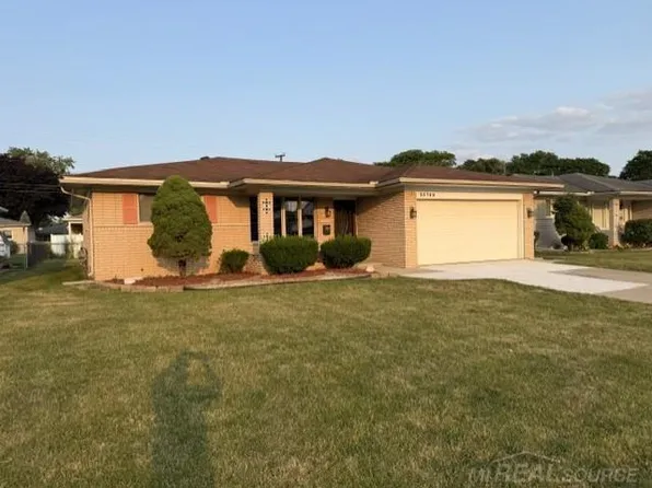 33742 Elford Dr, Sterling Heights, MI 48312