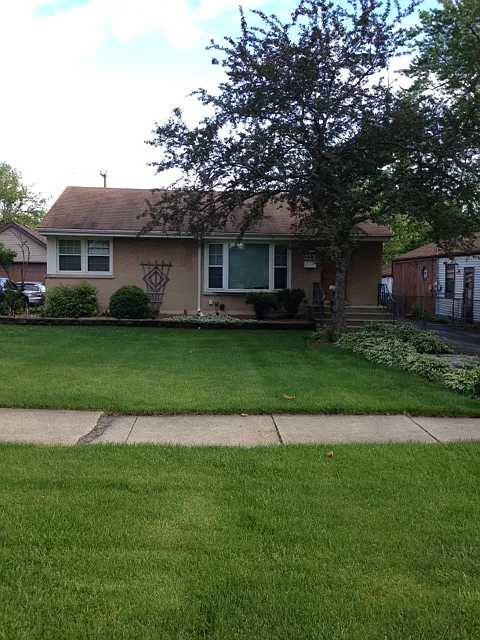 223 W Madison St photo 1