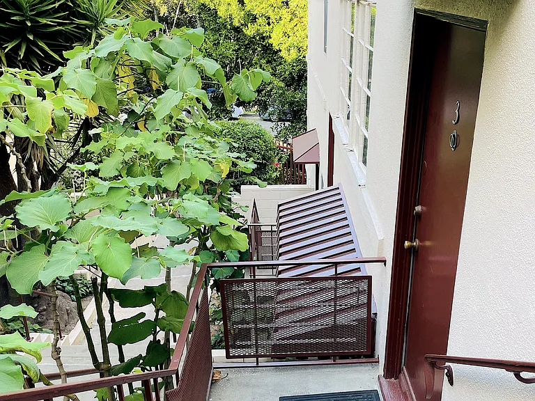817 Levering Ave #5 — Photo 2
