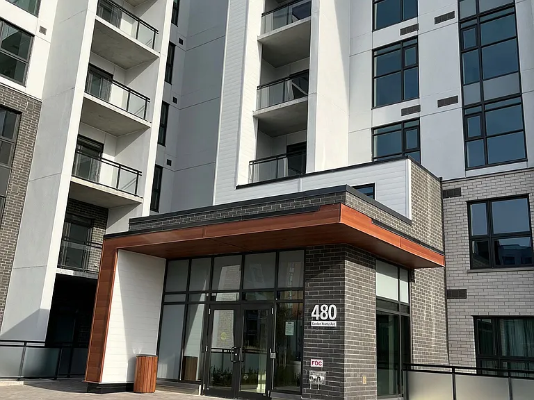 480 Gordon Krantz Ave #318 — Photo 2