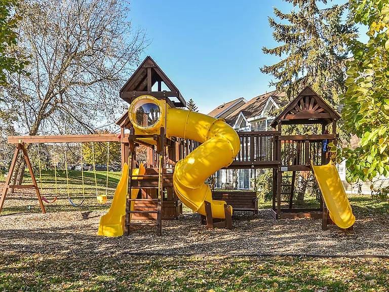 Bass Lake Hills Townhomes — Photo 34