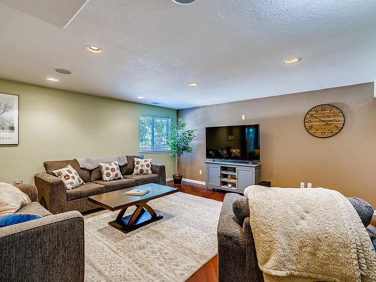 10266 Jill Ave — Photo 20