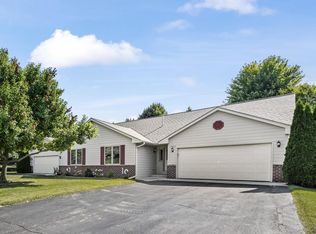 1403 Carriage Dr #M-6B, West Bend, WI 53095