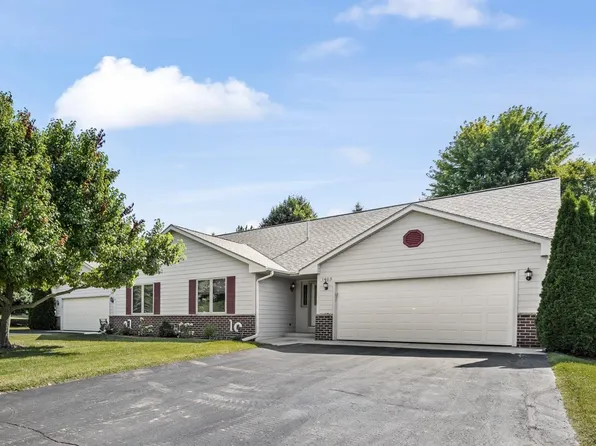 1403 Carriage DRIVE #M-6B, West Bend, WI 53095