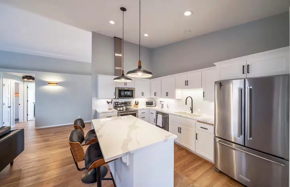 3 bed, 1639 sqft, $3,400 — Photo 4