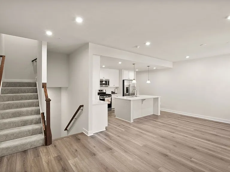 42564 Invergordon Ter — Photo 15