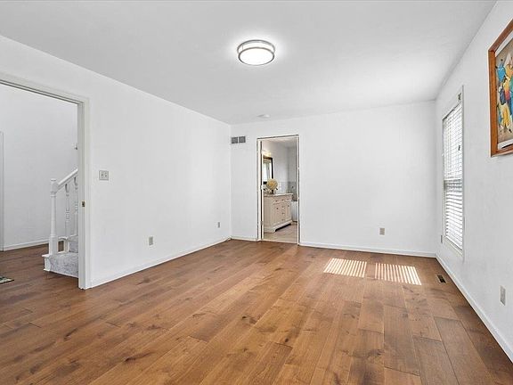 2nd image of 708 Birdsall Dr
