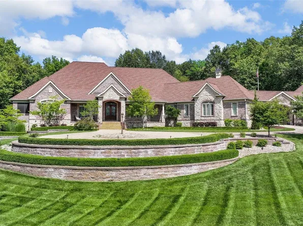1000 Stonecastle Dr, O'Fallon, MO 63366