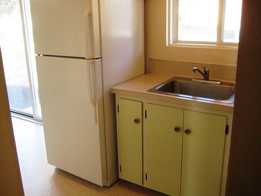 4th image of 330 SE 15th St APT 3