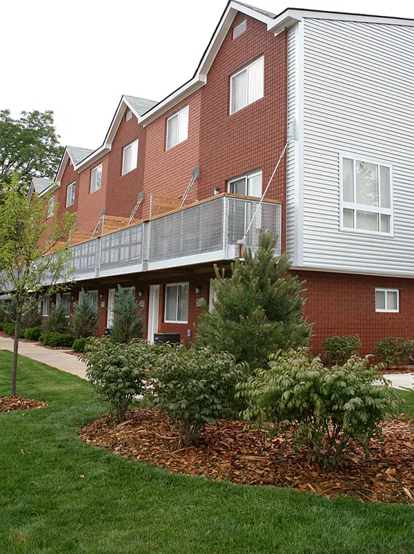 2 bed, 2.5 bath, 1087 sqft, $2,125 — Photo 1