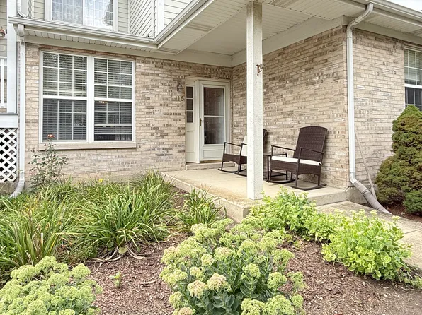 115 Hillwood Pl #115, Aurora, IL 60506