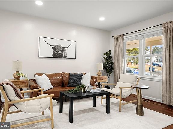 4th image of 709 W Poplar Rd