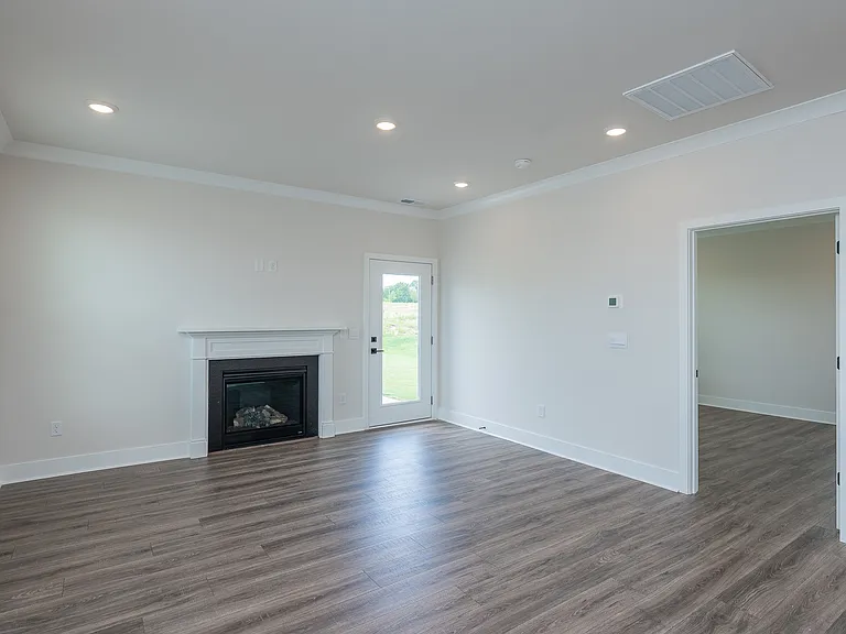 1004 Gresham Pl — Photo 5