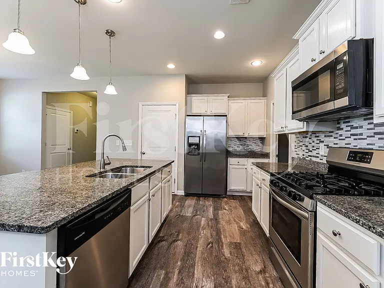 301 Mincy St — Photo 5