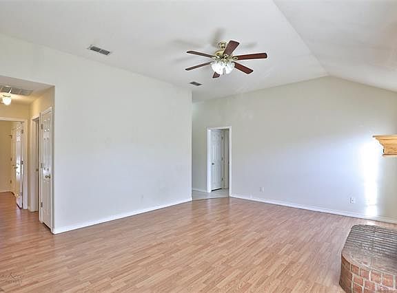 5th image of 4017 Chris Dr