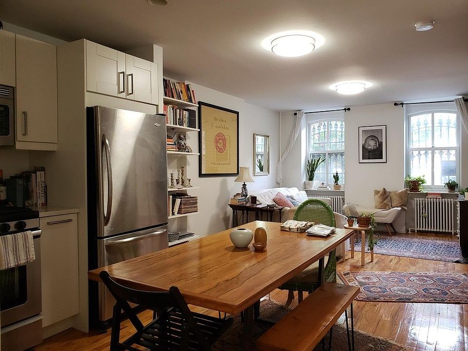 1st image of 14 Cambridge Pl #Gf
