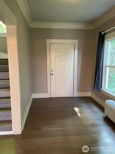 5th image of 1606 Lakeview Boulevard E