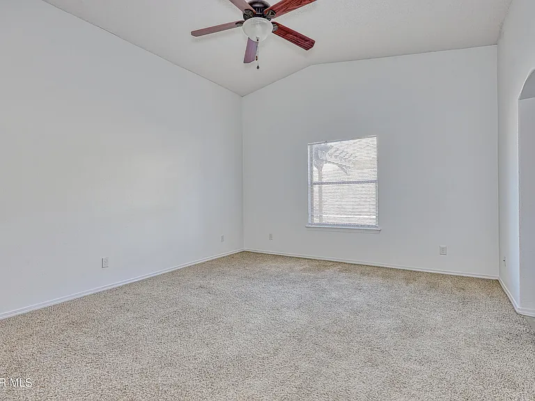 14325 Woods Point Ave — Photo 26