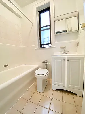 Rented by Zjama Realty Corp | media 14