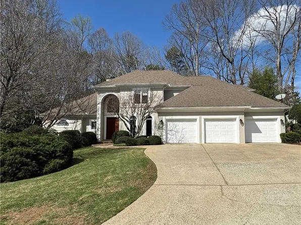 860 Carlton Rdg NE, Atlanta, GA 30342