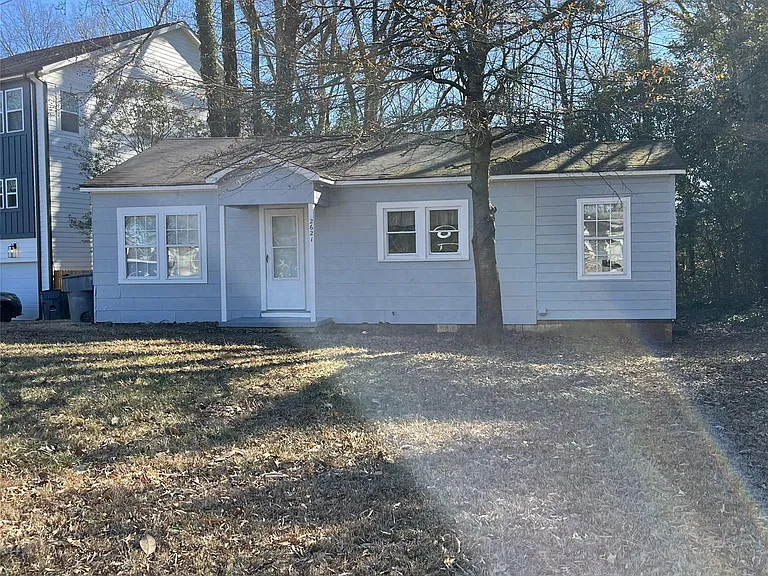 2621 Dr Carver Rd — Photo 2