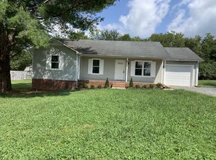 1015 Lowell Dr E, Fayetteville, TN 37334