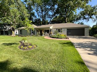 3214 W 81st Ter, Leawood, KS 66206