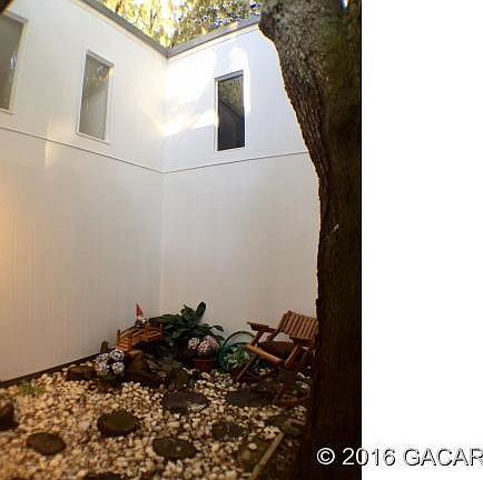 3rd image of 2809 NW 35th Pl